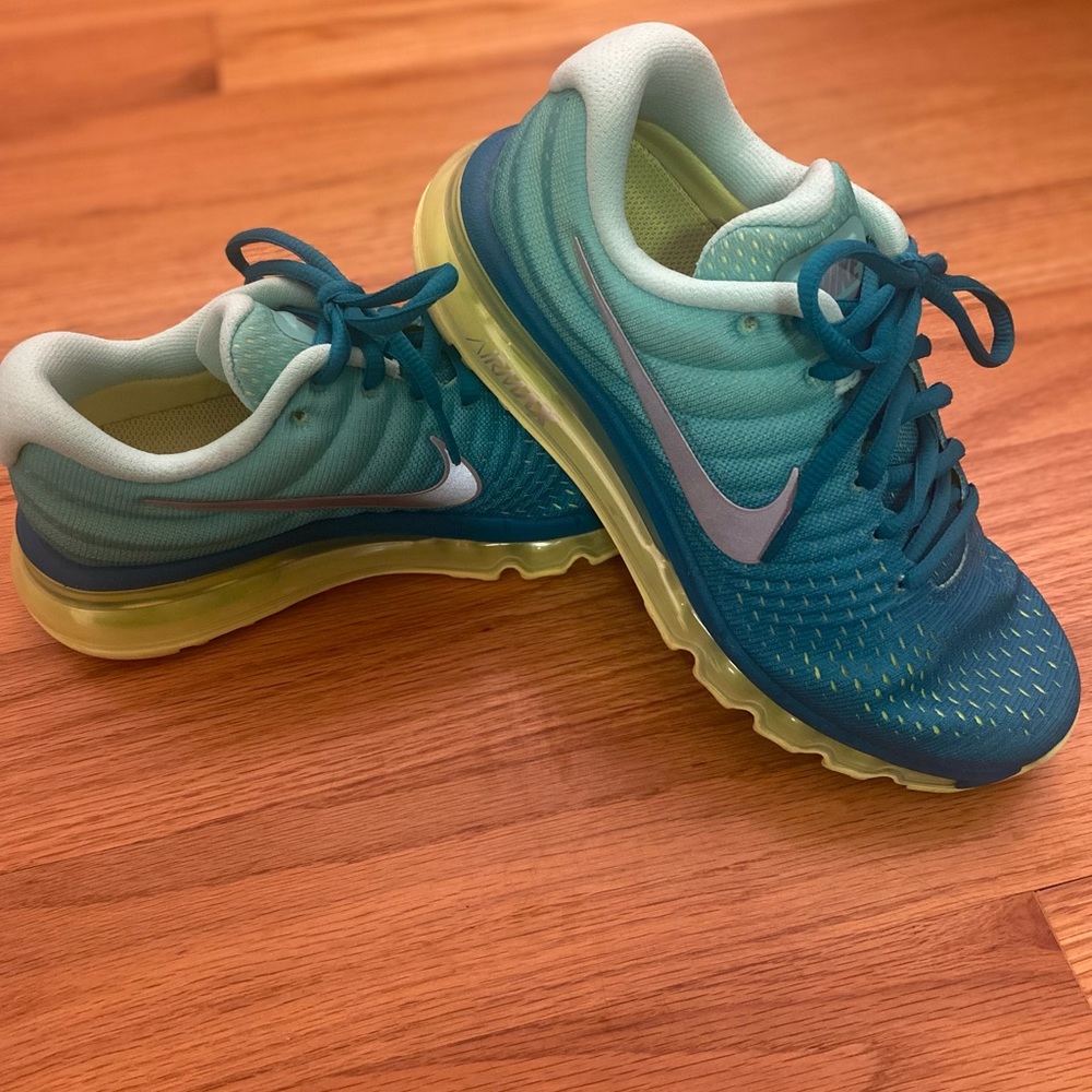 Nike airmax run easy sneakers